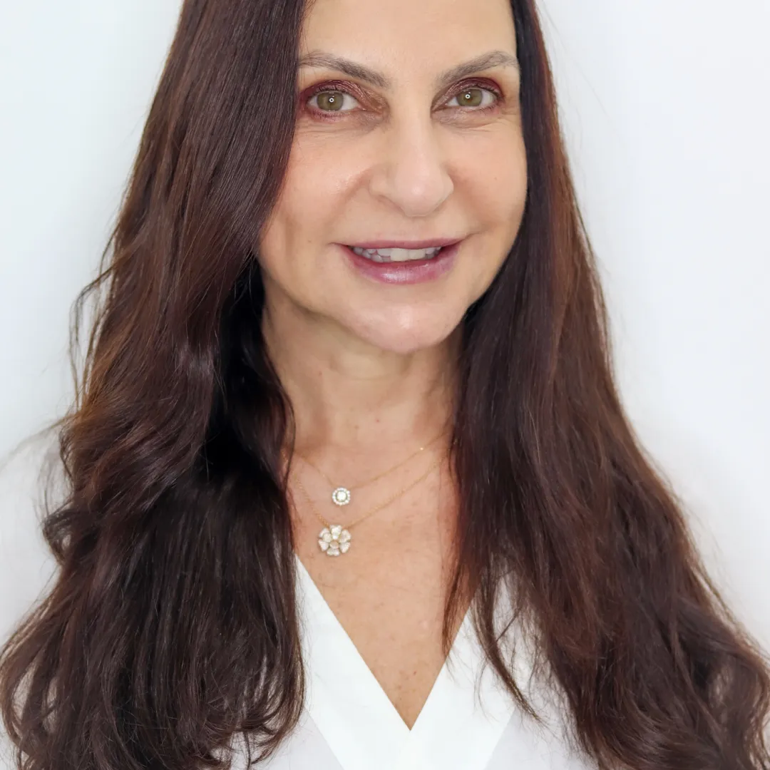 Sobre a Dra. Adriana Awada